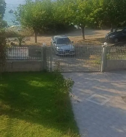 Maria Rosa - - Koutsoubri Evia * Agriovotano